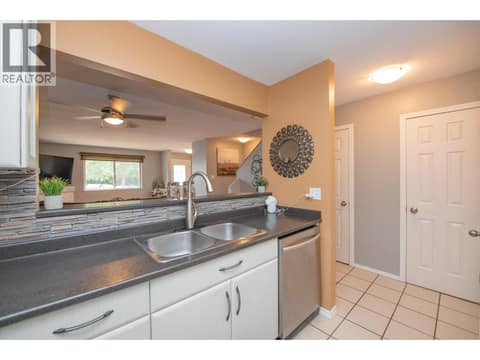 Photo 20 of 1607 43 Avenue Unit# 202, Harwood, Vernon