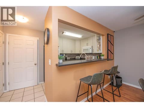 Photo 21 of 1607 43 Avenue Unit# 202, Harwood, Vernon