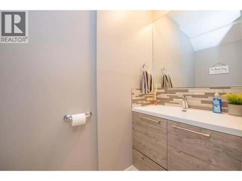 Photo 24 of 1607 43 Avenue Unit# 202, Harwood, Vernon