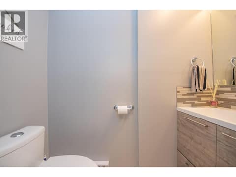 Photo 25 of 1607 43 Avenue Unit# 202, Harwood, Vernon