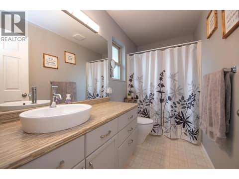 Photo 27 of 1607 43 Avenue Unit# 202, Harwood, Vernon