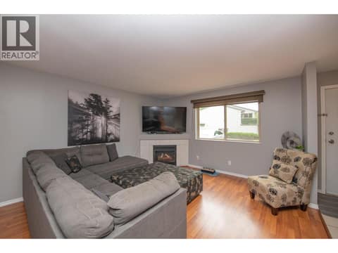 Photo 4 of 1607 43 Avenue Unit# 202, Harwood, Vernon
