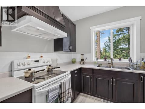 Photo 8 of 10818 Westshore Road, Okanagan North, Vernon