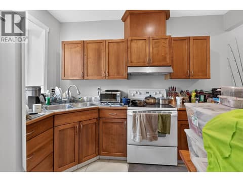 Lower level self contained 1 bed inlaw suite at 10818 Westshore Road, Okanagan North, Vernon