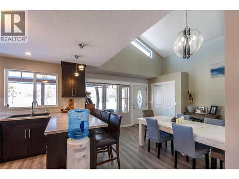Photo 13 of 42 Lakeshore Drive, Okanagan North, Vernon
