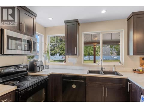 Photo 20 of 42 Lakeshore Drive, Okanagan North, Vernon