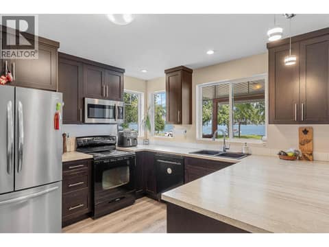 Electric stove in photo has since been upgraded at 42 Lakeshore Drive, Okanagan North, Vernon