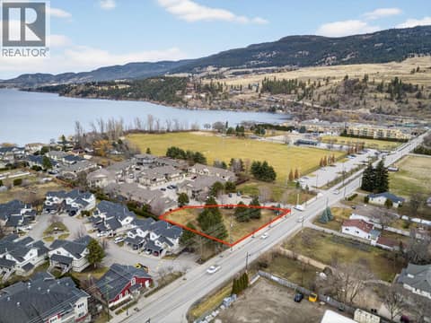 Photo 1 of 3318 Woodsdale Road, Lake Country East / Oyama