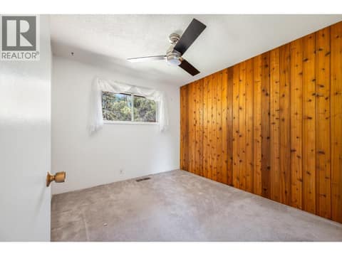 Bedroom upper level at 506 Browne Road, Middleton Mountain Vernon