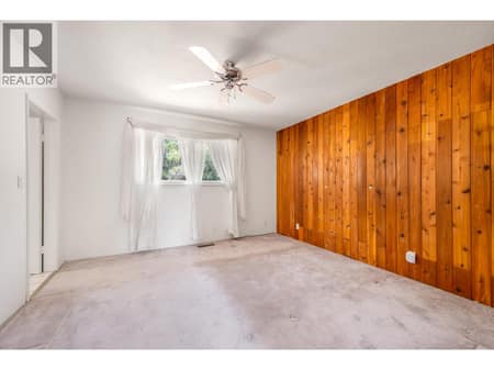 Bedroom upper level at 506 Browne Road, Middleton Mountain Vernon