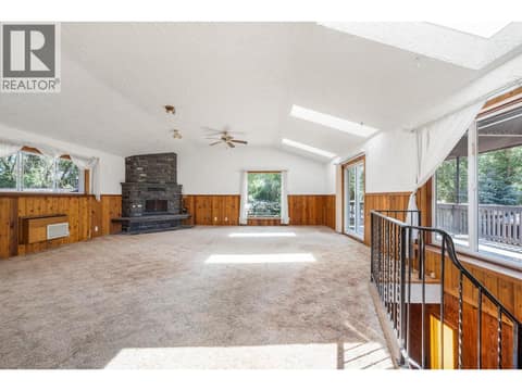 Family room upper level at 506 Browne Road, Middleton Mountain Vernon