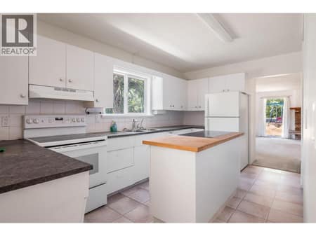 Kitchen upper level at 506 Browne Road, Middleton Mountain Vernon