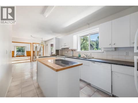 Kitchen upper level at 506 Browne Road, Middleton Mountain Vernon