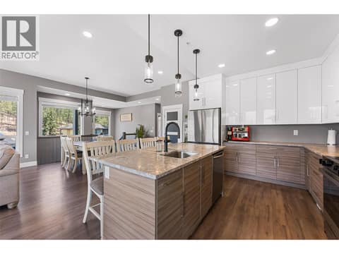 Photo 8 of 8819 Heritage Drive, Lake Country South West