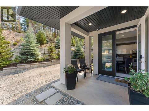 Suite exterior entrance at 8819 Heritage Drive, Lake Country South West