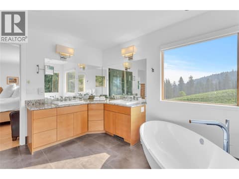 Photo 25 of 5851 Lakeshore Road, Upper Mission, Kelowna
