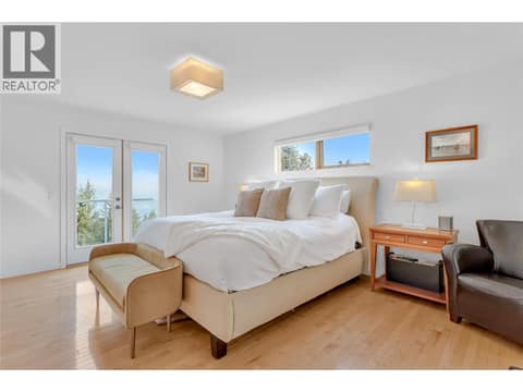 Master Bedroom at 5851 Lakeshore Road, Upper Mission, Kelowna