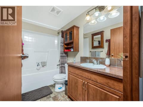 4 piece main bathroom at 12560 Westside Road Unit# 77, Swan Lake West, Vernon