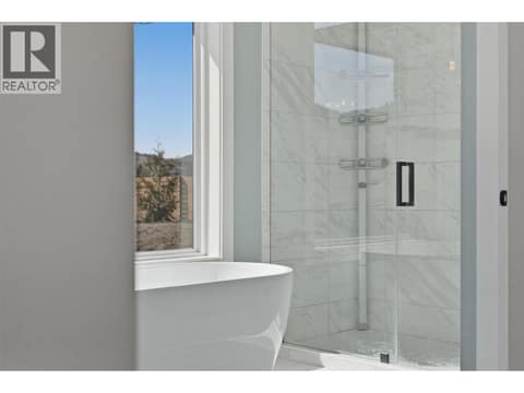 Photo 10 of 347 Rue Cheval Noir, Tobiano, Kamloops