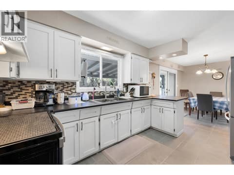 Photo 13 of 629 RICHMOND Avenue, North Kamloops