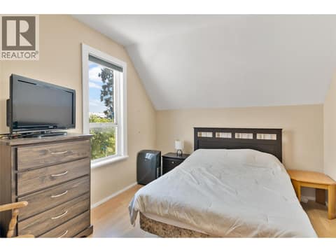Second bedroom at 408 & 410 Mackenzie Avenue, Revelstoke
