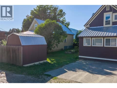 Shed & Parking at 408 & 410 Mackenzie Avenue, Revelstoke