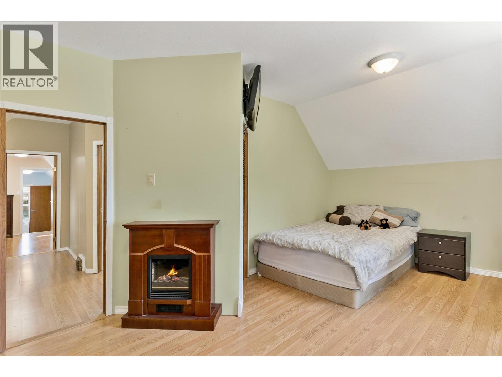 Third bedroom at 408 & 410 Mackenzie Avenue, Revelstoke