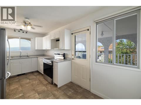 Photo 4 of 1035 Toovey Road, Black Mountain, Kelowna