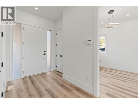 Photo 4 of 8948 Tavistock Road, Adventure Bay, Vernon