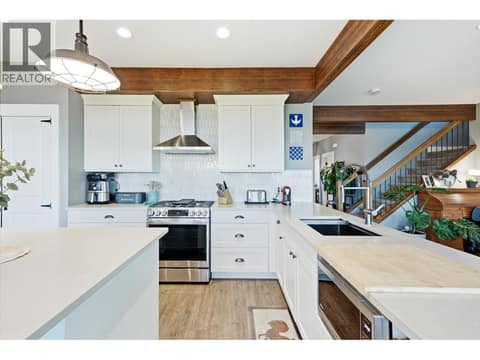Photo 18 of 1160 Goldfinch Place, Upper Mission, Kelowna
