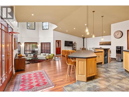 Photo 6 of 335 MIDDLE BENCH Road, Uplands/Redlands, Penticton