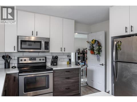 Photo 16 of 3728 - 3724 Glenway Road, Glenrosa, West Kelowna