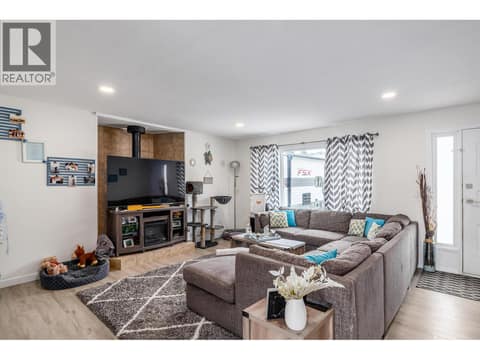Photo 9 of 3728 - 3724 Glenway Road, Glenrosa, West Kelowna