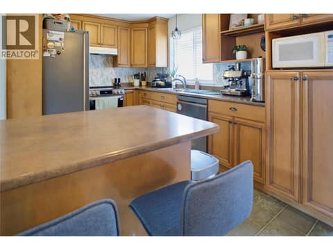 Photo 3 of 1149 RAVEN Drive, Batchelor Heights, Kamloops
