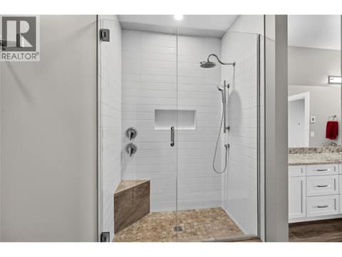 Photo 17 of 400 Vista Park Unit# 422, Main South, Penticton