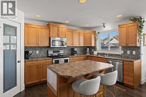Photo 8 of 606 South Crest Drive, Upper Mission, Kelowna