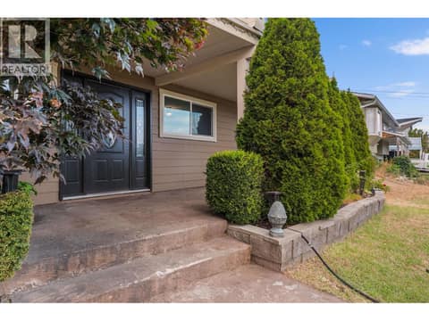 Photo 5 of 2848 Inverness Road, Glenrosa, West Kelowna