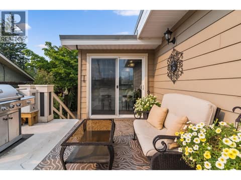 Sliding doors to kitchen at 2848 Inverness Road, Glenrosa, West Kelowna