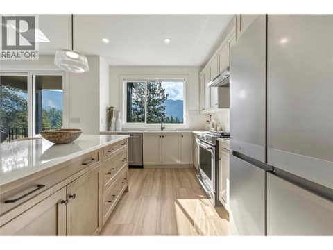 Photo 4 of 7012 Manning Place, Foothills, Vernon