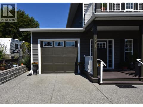 Attached garage at 535 Loon Avenue, Okanagan North, Vernon