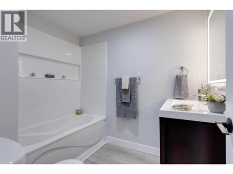 Main Bathroom at 3535 McCulloch Road Unit# 10, South East Kelowna