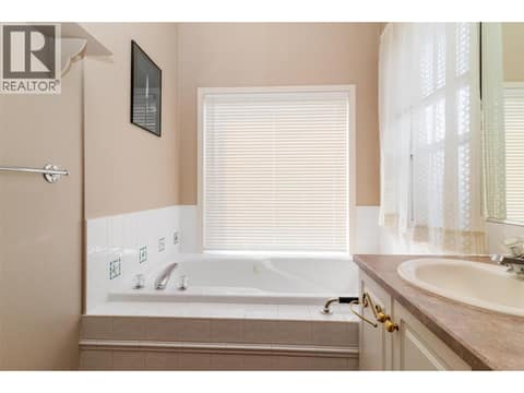 Photo 21 of 843 Lone Pine Drive, Black Mountain, Kelowna