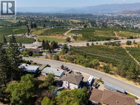 Photo 6 of 825 Toovey Road, Black Mountain, Kelowna