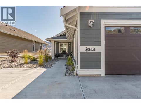 Front entry and garage at 2450 Radio Tower Road Unit# 252, Oliver Rural