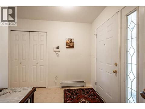 Front foyer at 5804 Richfield Drive, Westmount, Vernon