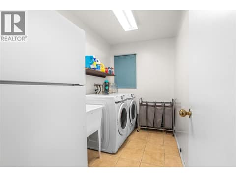 Laundry & Sink! at 1730 Simpson Court, Rutland South, Kelowna