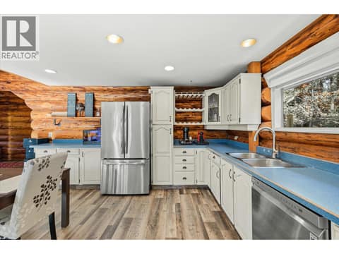 Photo 10 of 1725 Keloka Drive, West Kelowna Estates