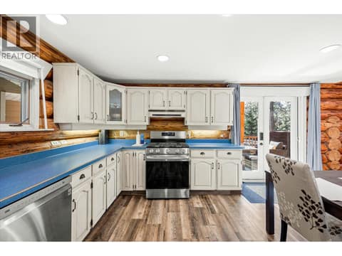 Photo 9 of 1725 Keloka Drive, West Kelowna Estates