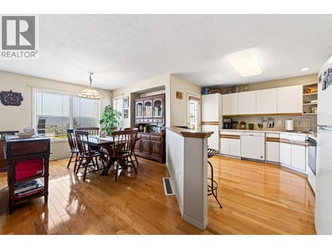 Photo 6 of 2022 PACIFIC Way Unit# 8, Aberdeen, Kamloops