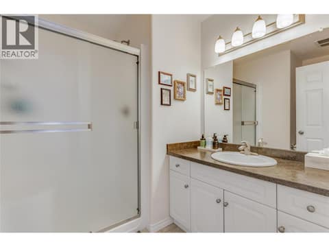 2nd bath at 1967 Underhill Street Unit# 705, Springfield/Spall, Kelowna